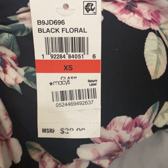 Dress. - Picture 3 of 3